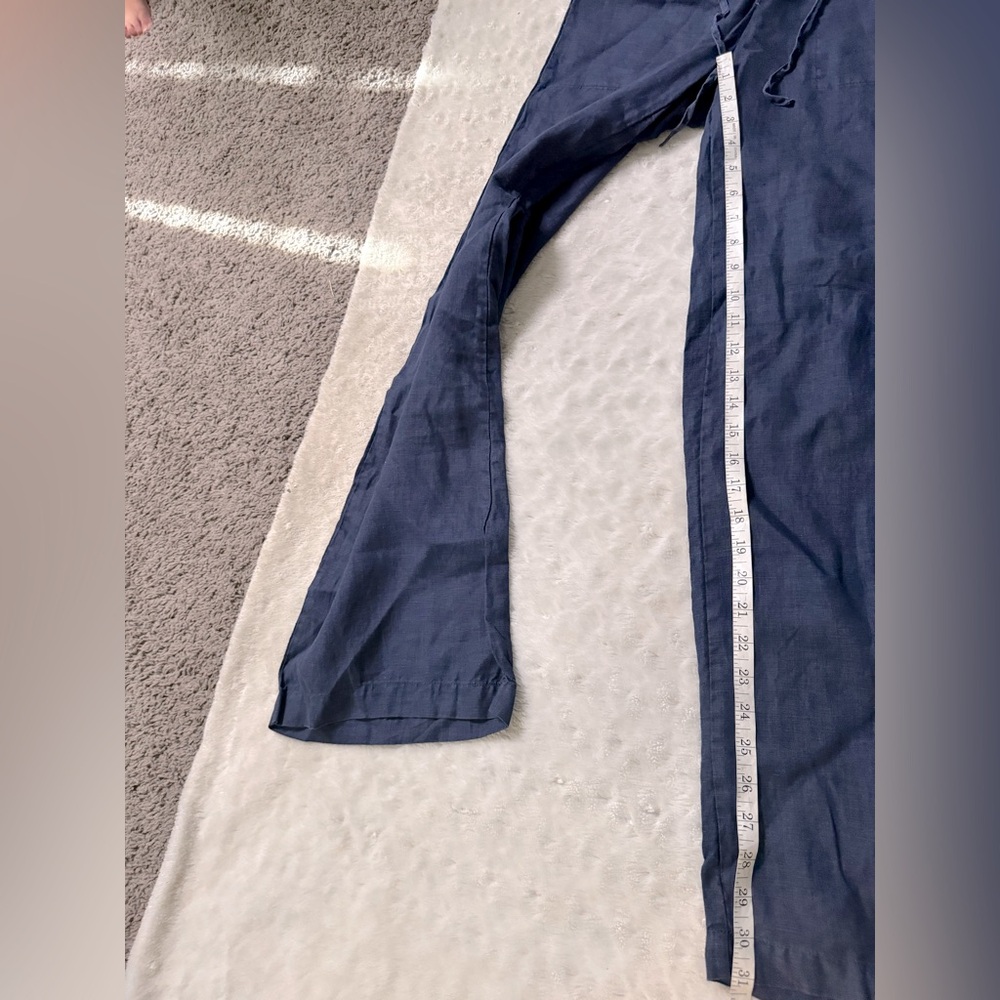 Michael Stars
Jules High Rise Loose Wide Leg Linen Pant in navy - Picture 12 of 12